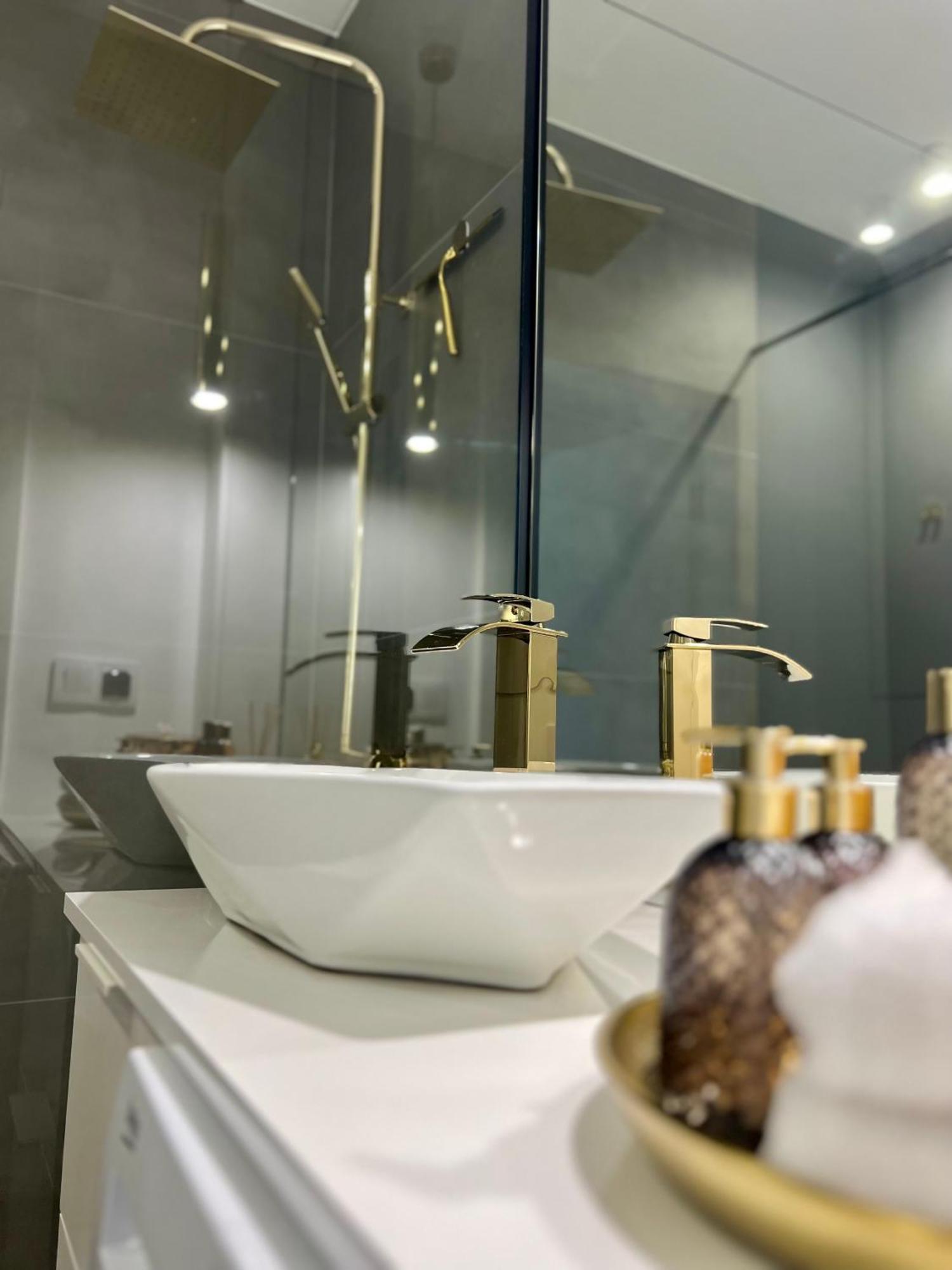 M&S Lux Apartments Kochanowskiego Lodz  Ngoại thất bức ảnh